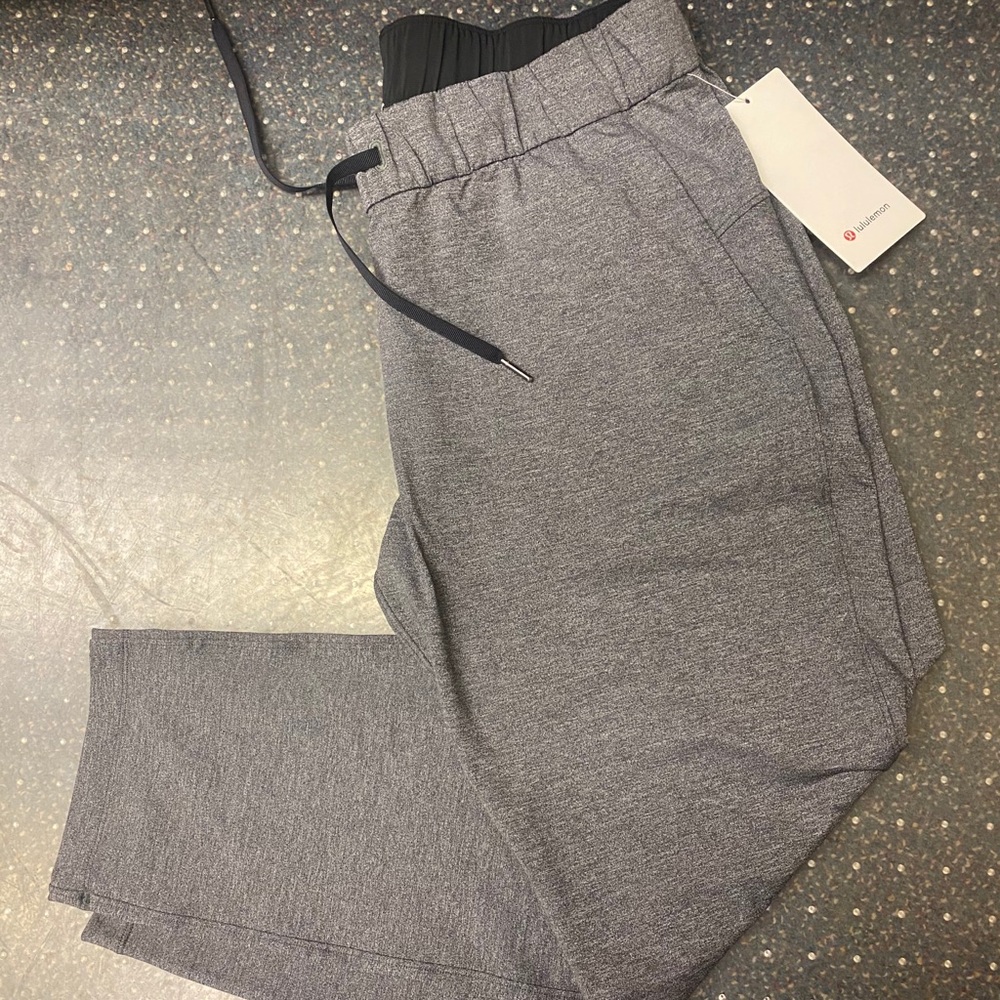 Lululemon on the fly pants